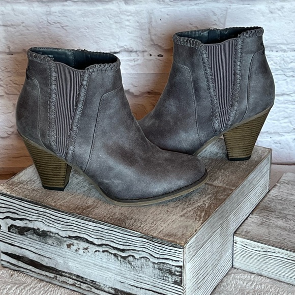 MIA Side Zip Ankle Booties - Picture 5 of 8